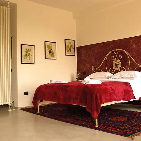 Bed & Breakfast Rocca Contrada 4*