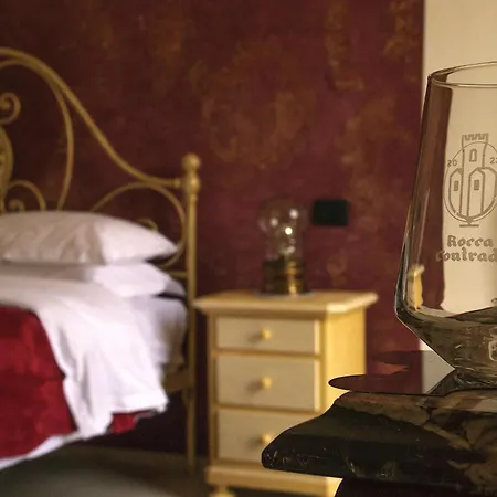 Rocca Contrada Bed & Breakfast 4*