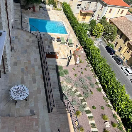 Rocca Contrada 4*