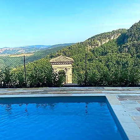 Rocca Contrada 4*